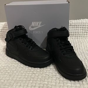 Nike Force 1 Mid LE